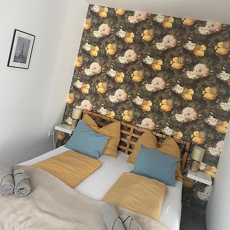Gyoengy Apartman Sopron Luaran gambar