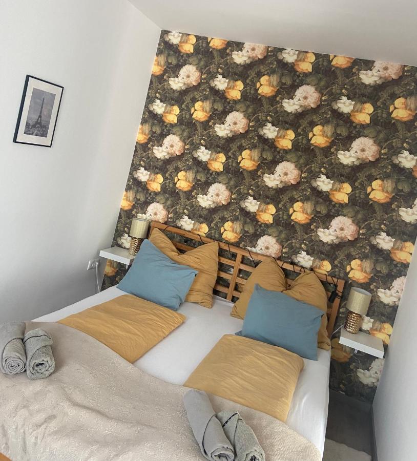 Gyoengy Apartman Sopron Luaran gambar